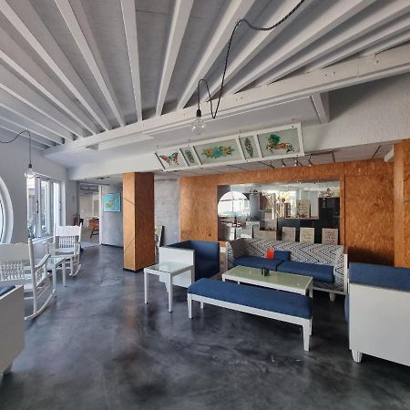 Nereus Hotel Пафос Екстериор снимка