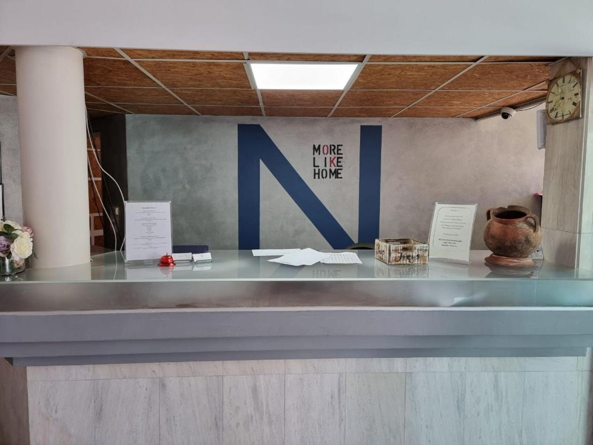 Nereus Hotel Пафос Екстериор снимка