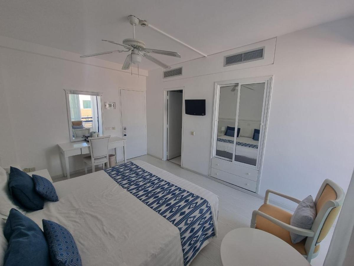 Nereus Hotel Пафос Екстериор снимка