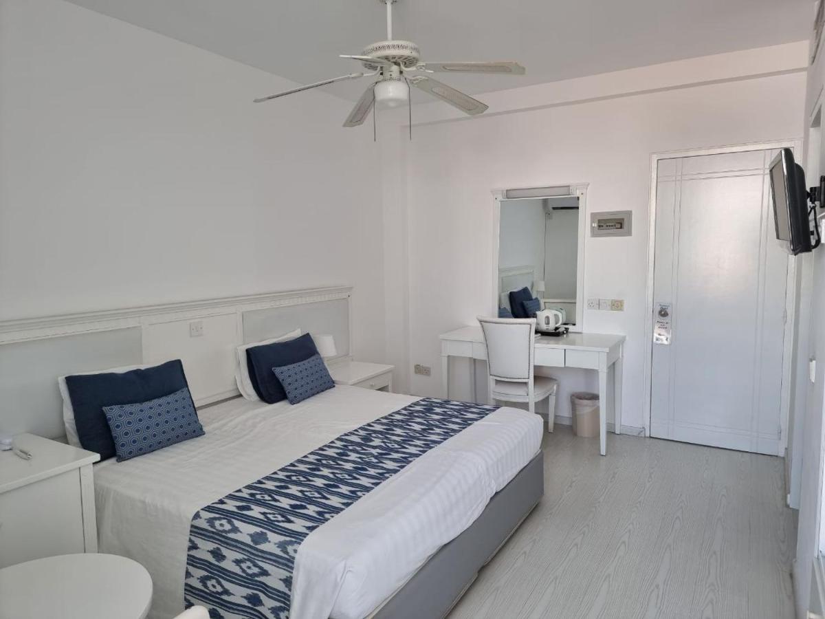 Nereus Hotel Пафос Екстериор снимка
