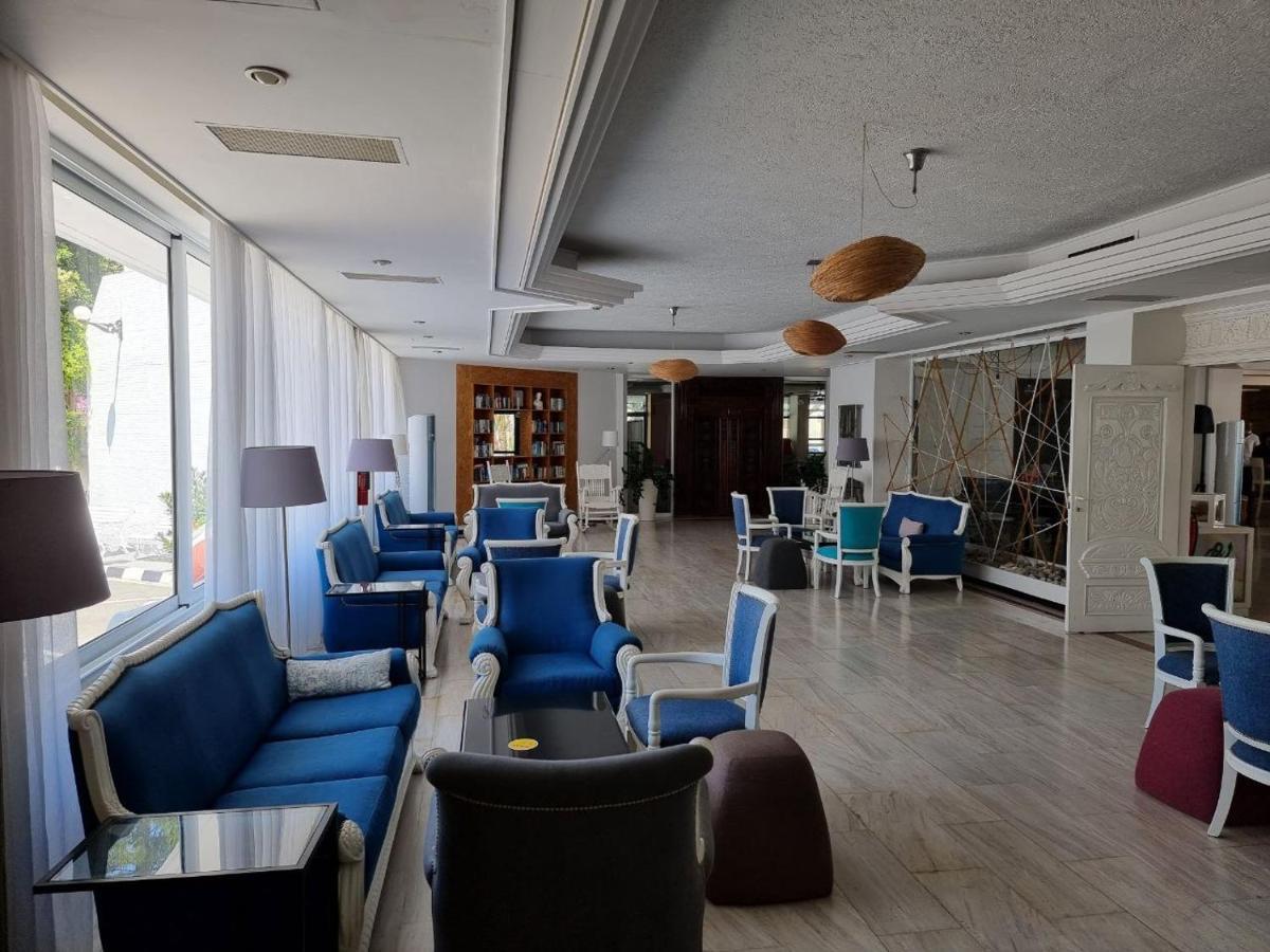 Nereus Hotel Пафос Екстериор снимка